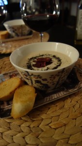 valkosipulikeitto espressovaahdolla